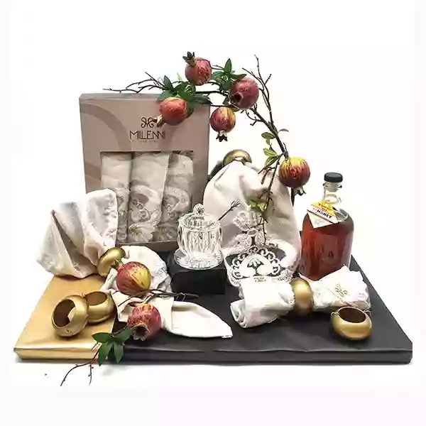 Sweet Golden Table Set